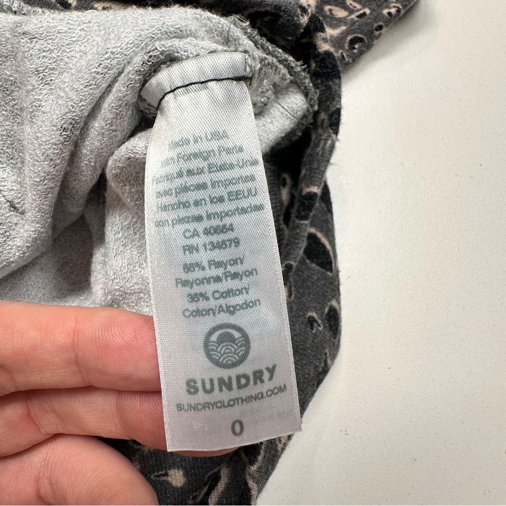 Sundry Leopard Animal Print Dark Gray Relaxed Fit Hoodie Sweatshirt Size 0/XS - Picture 6 of 8